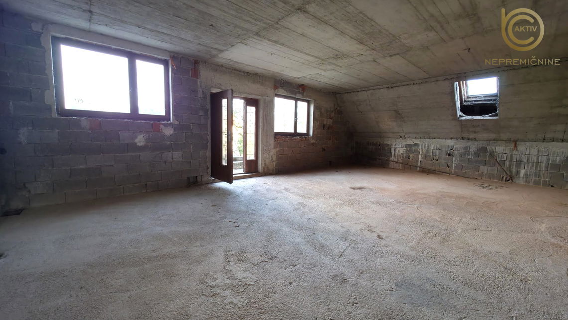 Lokacija: Gorenjska, Škofja Loka, Virlog