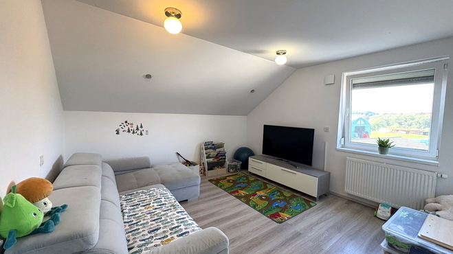 Lokacija: Ljubljana okolica, Medvode, Hraše