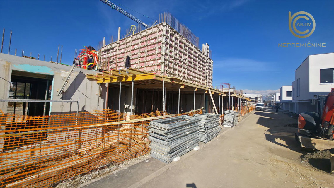 Lokacija: Ljubljana mesto, Moste-Polje, Zg. Zadobrova