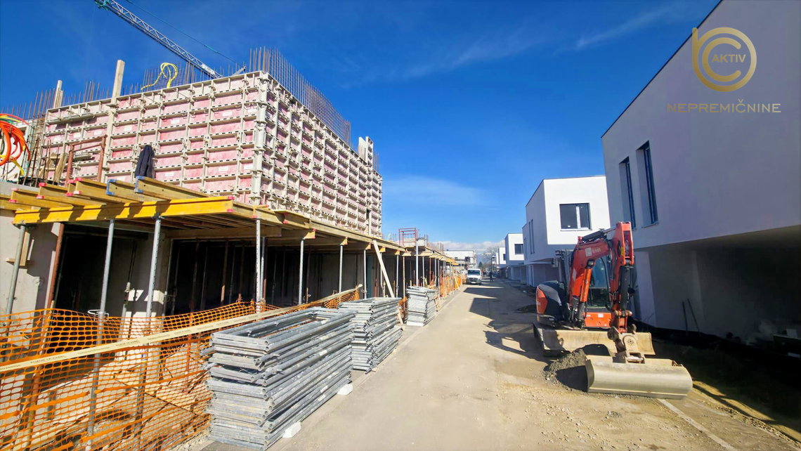 Lokacija: Ljubljana mesto, Moste-Polje, Zg. Zadobrova