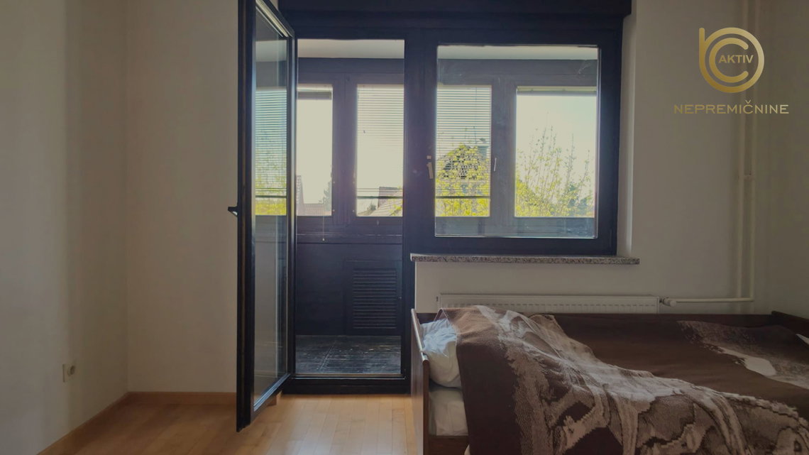 Lokacija: Ljubljana okolica, Mengeš, Mengeš