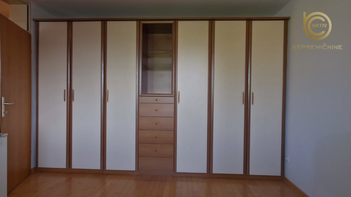 Lokacija: Ljubljana okolica, Mengeš, Mengeš