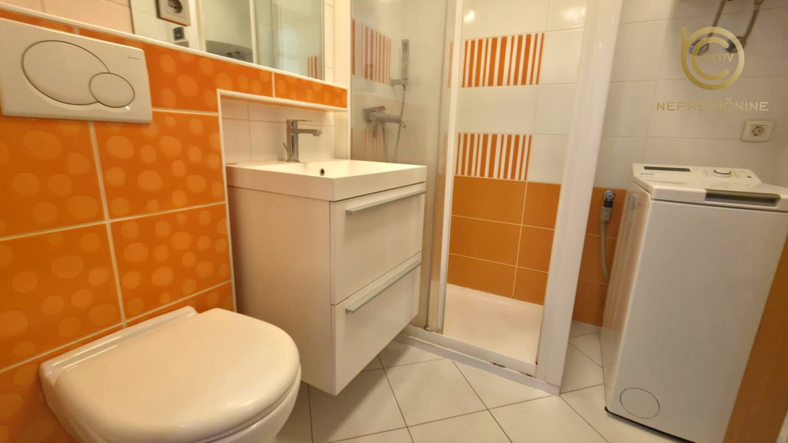 Lokacija: Ljubljana okolica, Mengeš, Mengeš