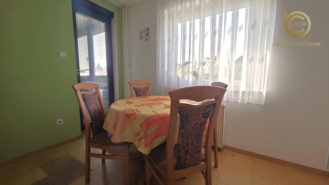 Lokacija: Ljubljana okolica, Mengeš, Mengeš