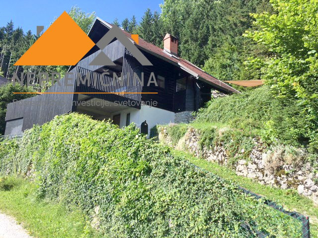 Lokacija: Gorenjska, Cerklje na Gorenjskem, Ambrož pod Krvavcem