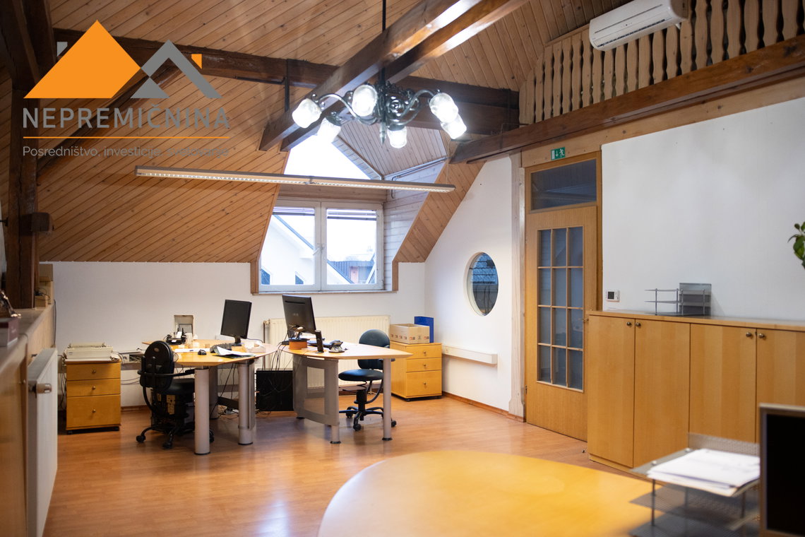 Lokacija: Gorenjska, Kranj, Stražišče