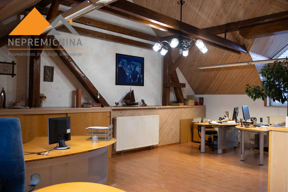 Lokacija: Gorenjska, Kranj, Stražišče