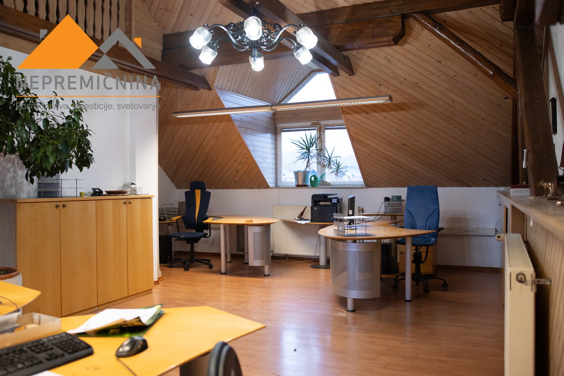 Lokacija: Gorenjska, Kranj, Stražišče