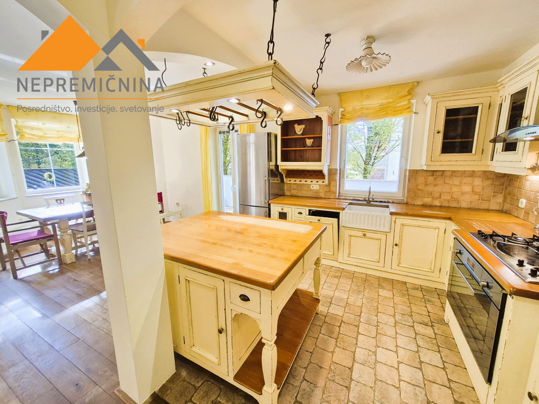 Lokacija: Gorenjska, Šenčur, Šenčur