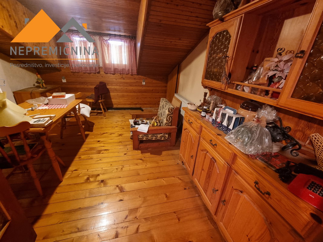 Lokacija: Gorenjska, Kranj, Stražišče
