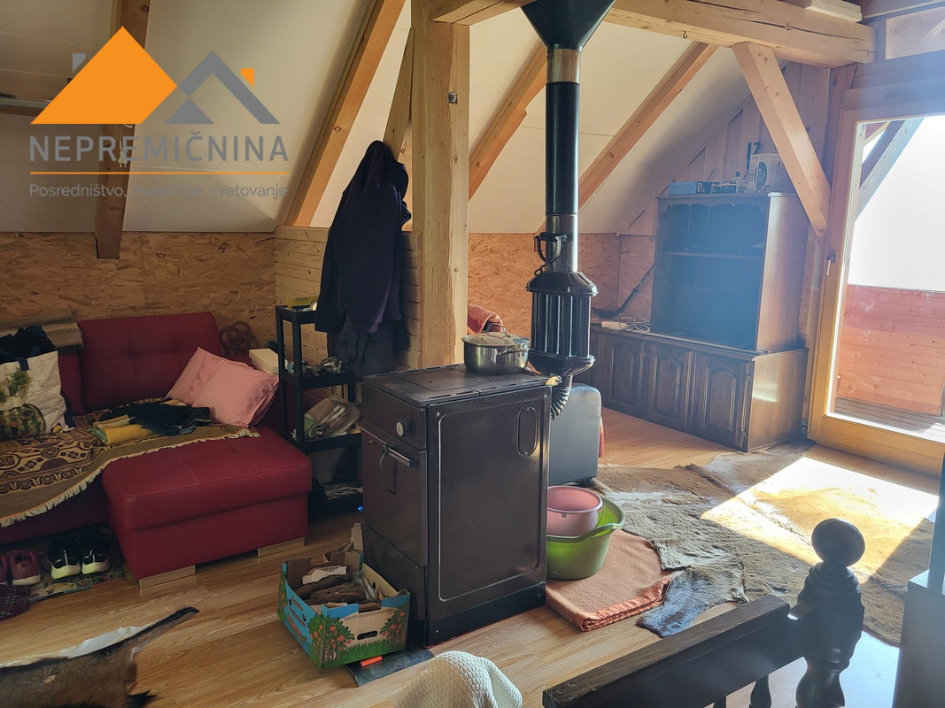 Lokacija: Gorenjska, Cerklje na Gorenjskem, Šenturška Gora