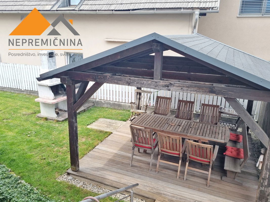 Lokacija: Gorenjska, Kranj, Stražišče