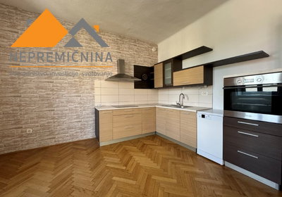 Lokacija: Gorenjska, Kranj, Center