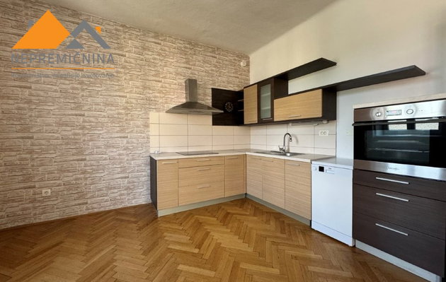 Lokacija: Gorenjska, Kranj, Center