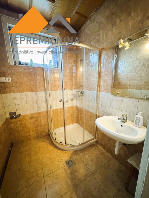 Lokacija: Gorenjska, Radovljica, Lesce