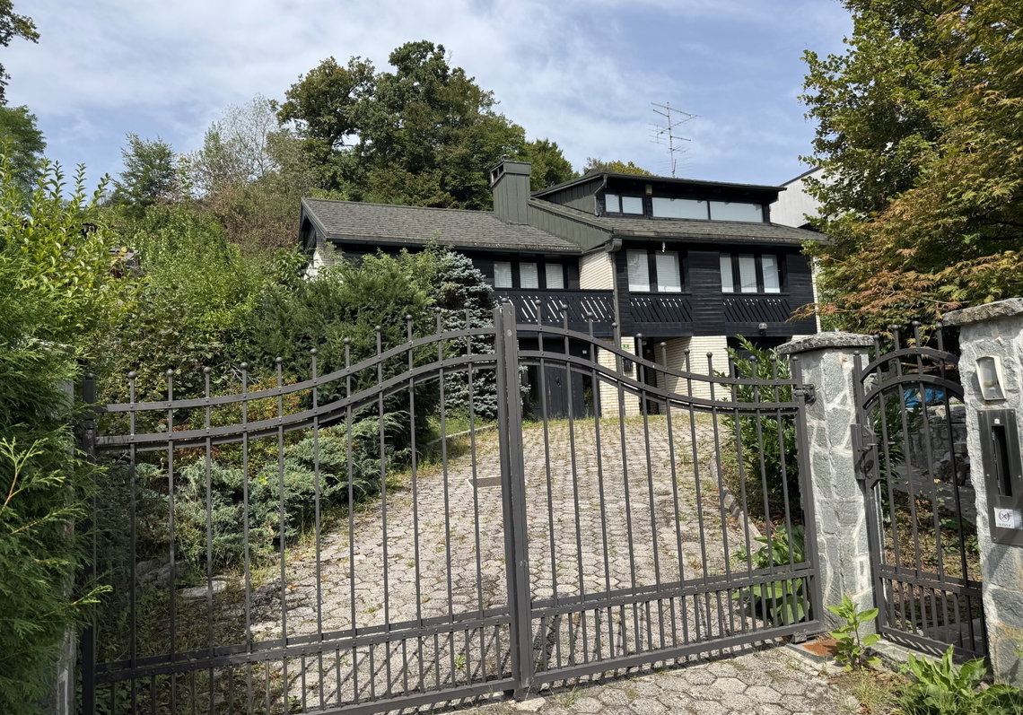 Lokacija: Ljubljana mesto, Šiška, Šmartno pod Šmarno goro