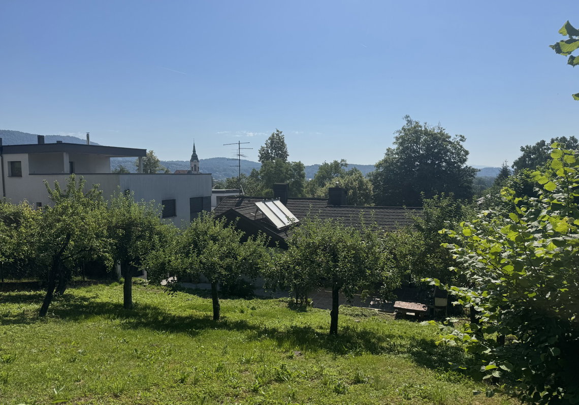 Lokacija: Ljubljana mesto, Šiška, Šmartno pod Šmarno goro