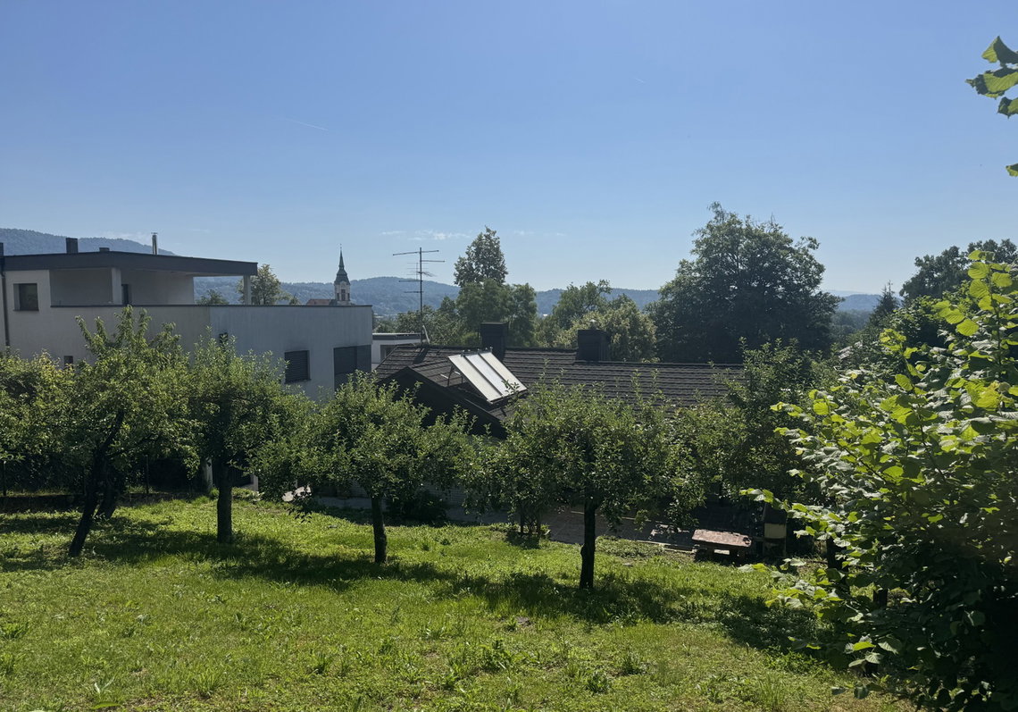 Lokacija: Ljubljana mesto, Šiška, Šmartno pod Šmarno goro