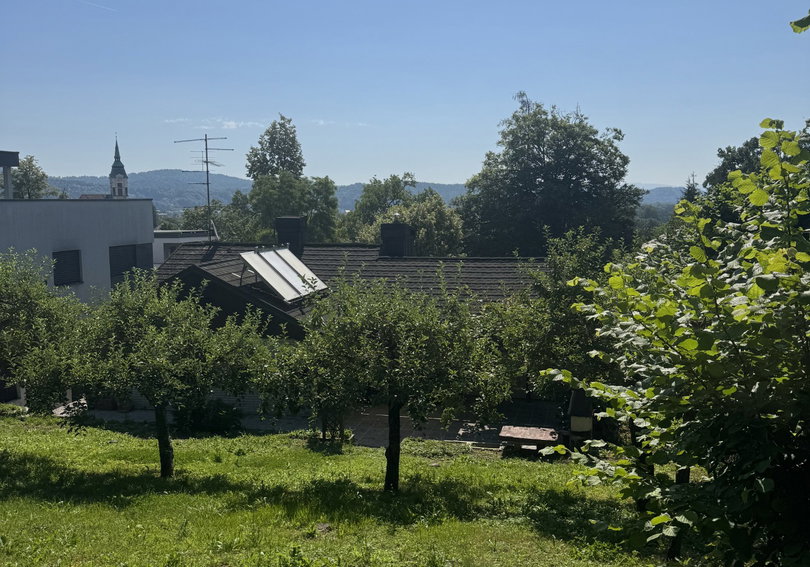 Lokacija: Ljubljana mesto, Šiška, Šmartno pod Šmarno goro