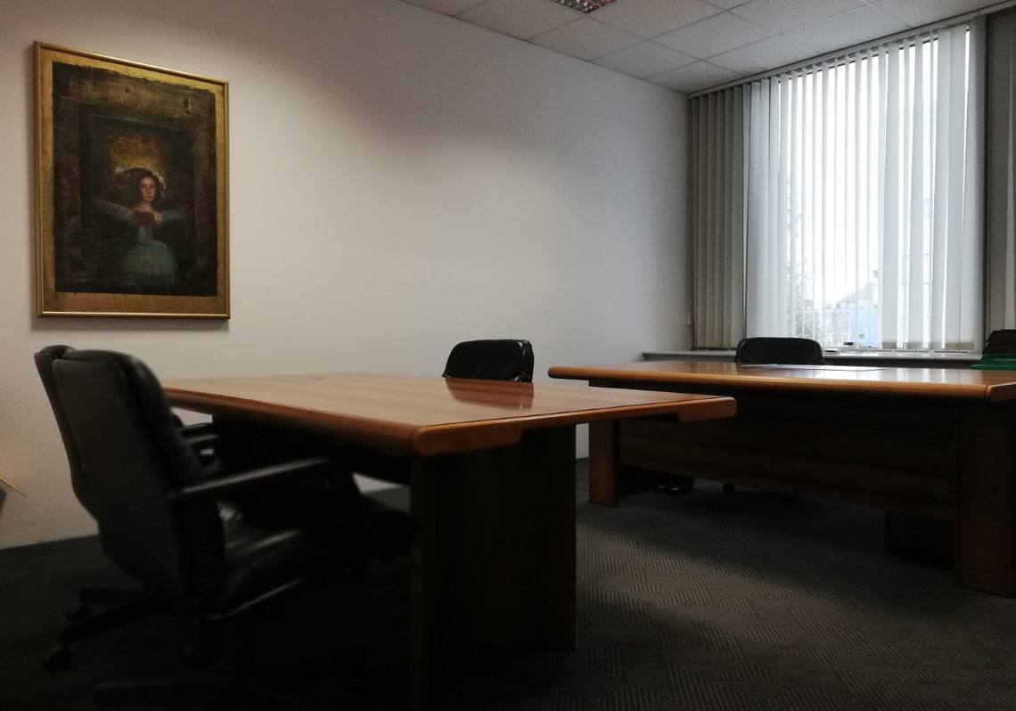 Lokacija: Ljubljana mesto, Bežigrad, Bežigrajski dvor