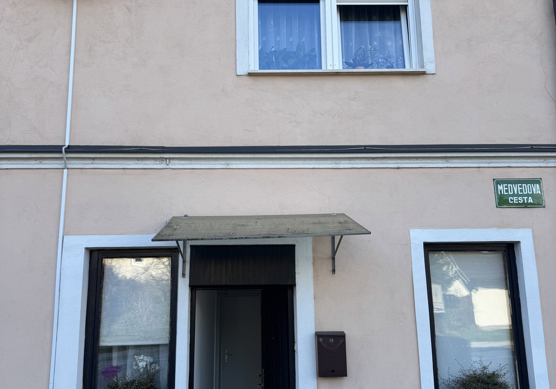 Lokacija: Ljubljana mesto, Šiška, Šiška