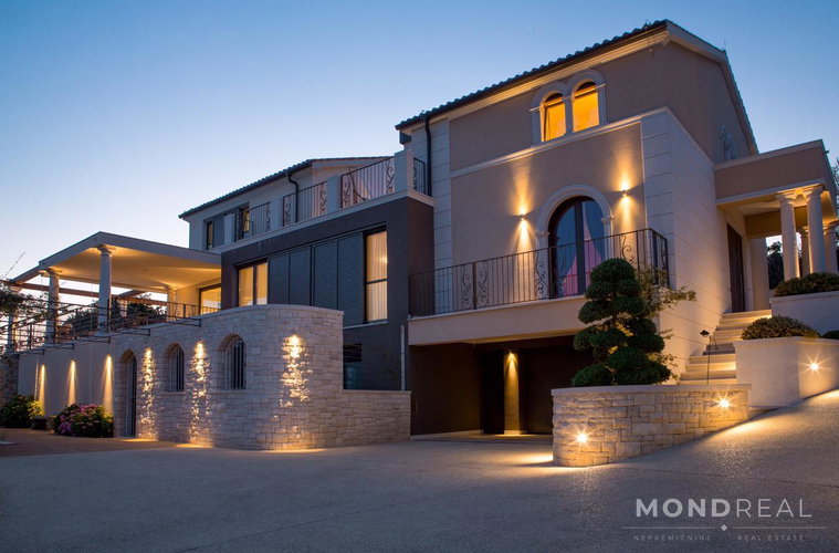 Location: Obalno - kraška, Izola, Nožed