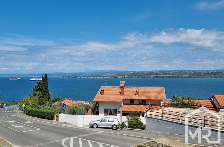 Location: Coastal-Karst, Koper, Žusterna