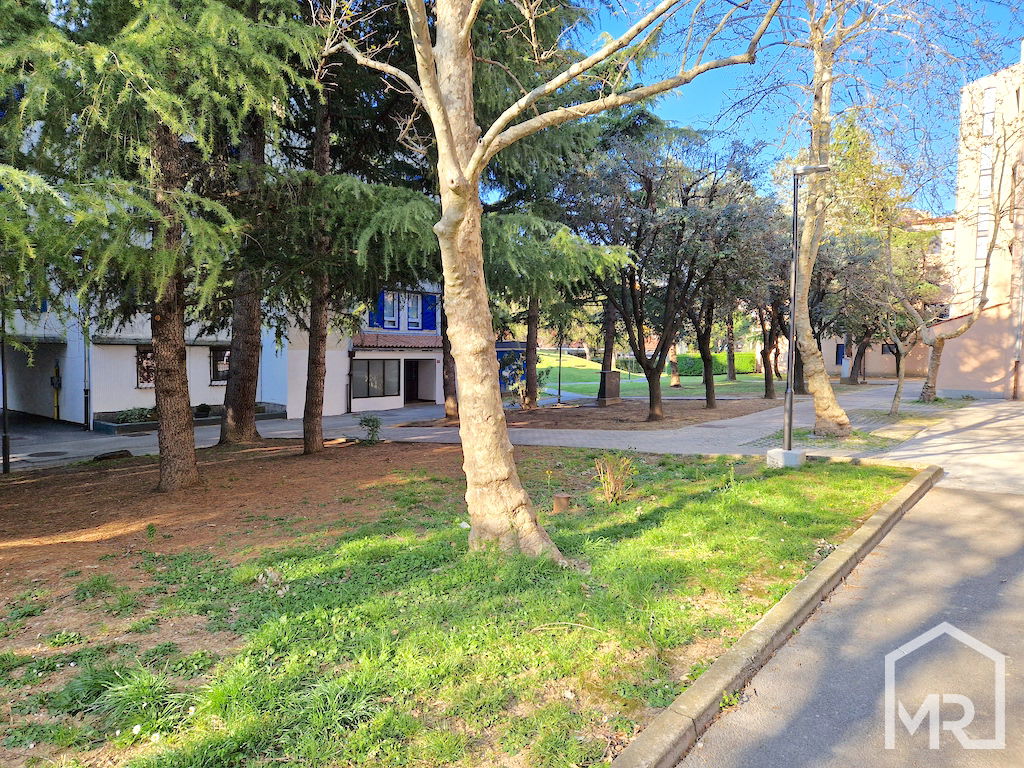 Location: Coastal-Karst, Izola, Livade
