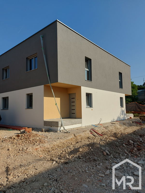 Location: Ljubljana City, Moste-Polje, Sostro
