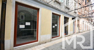 Lokacija: Obalno - kraška, Koper, Center