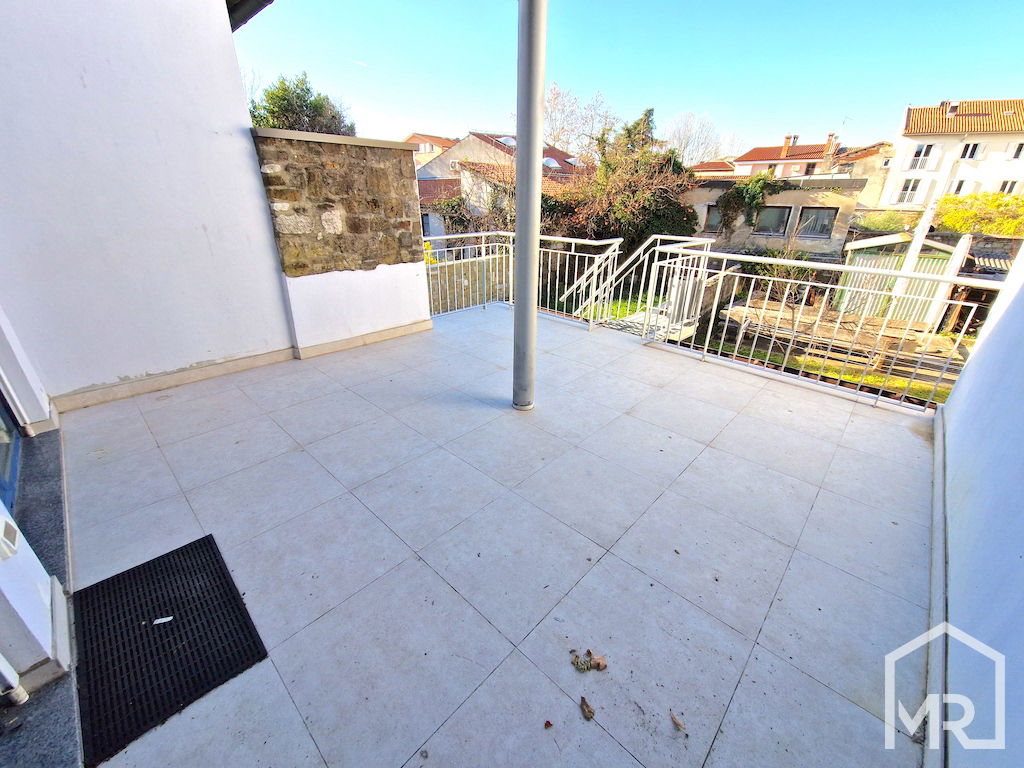 Location: Coastal-Karst, Koper, Center