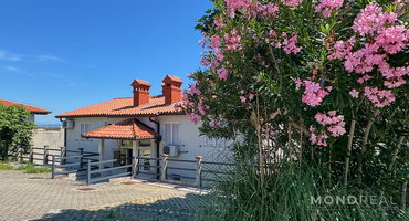 Lokacija: Obalno - kraška, Koper, Žusterna