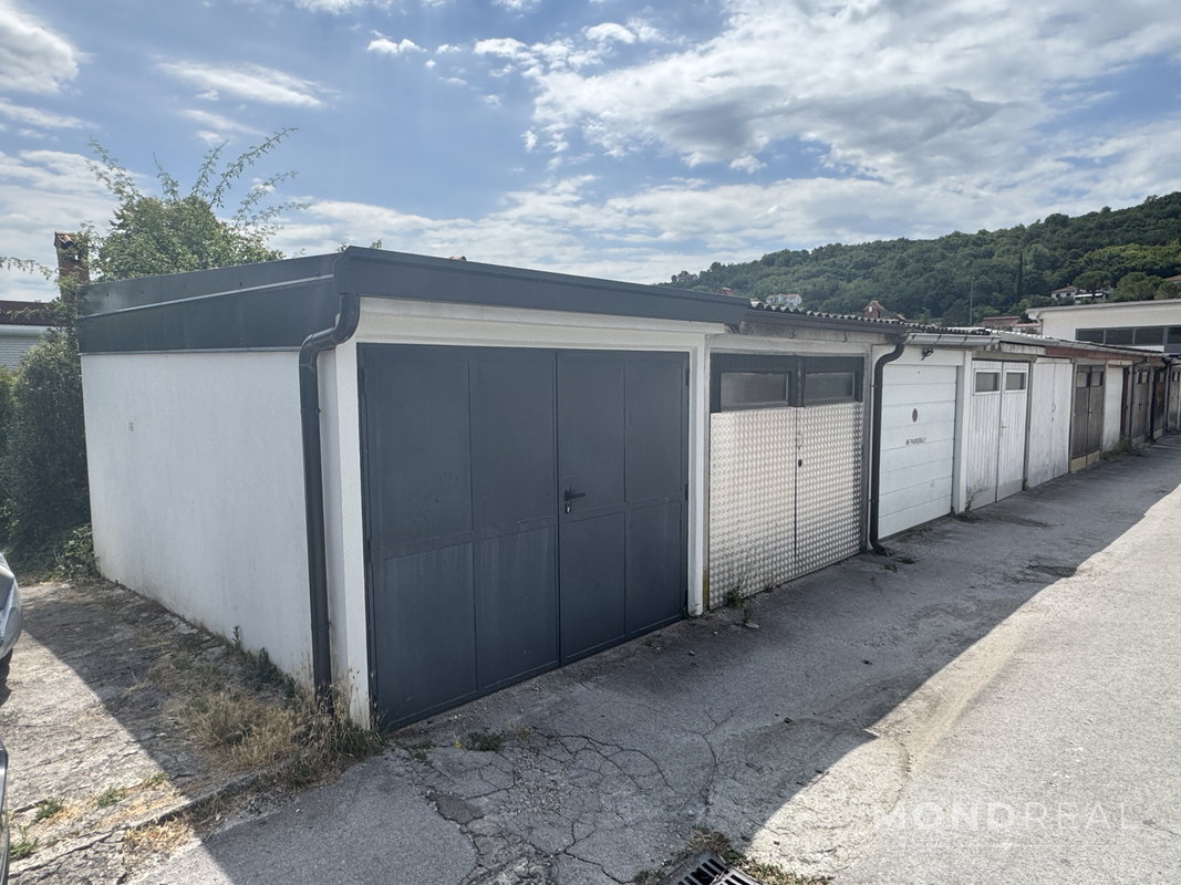 Lokacija: Obalno - kraška, Koper, Prisoje