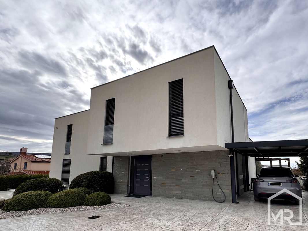 Location: Coastal-Karst, Koper, Prade