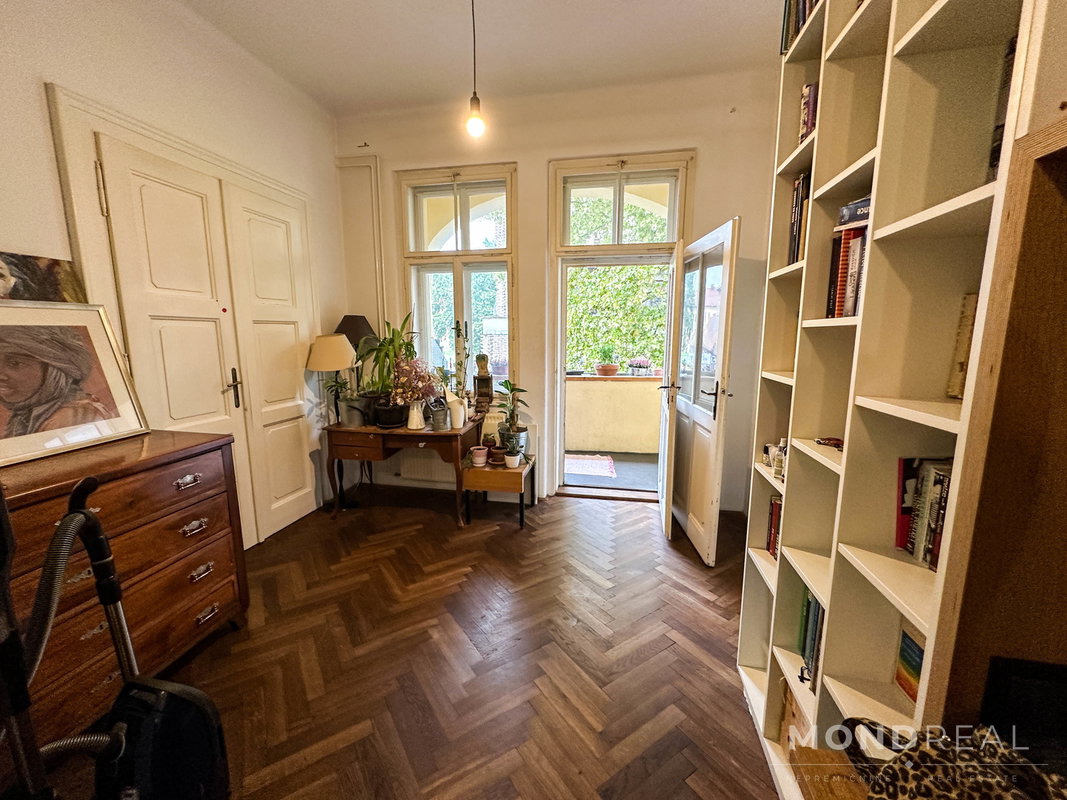 Location: Ljubljana mesto, Center, Center