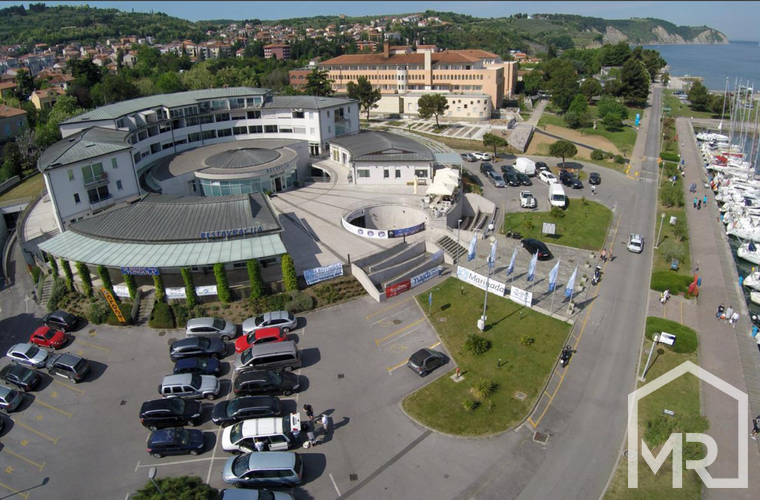 Location: Coastal-Karst, Izola, Izola