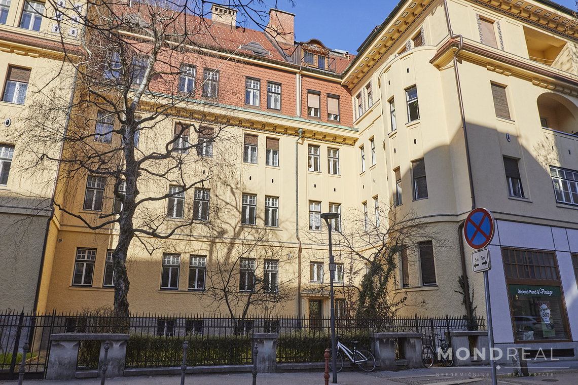 Location: Ljubljana mesto, Center, Center