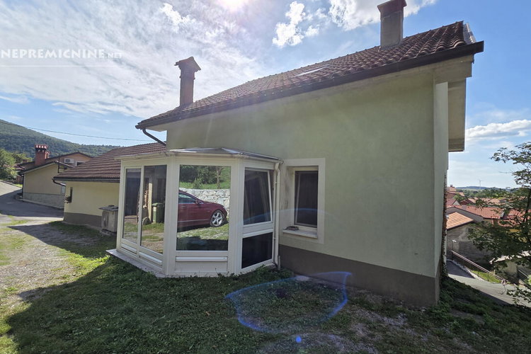 Lokacija: Obalno - kraška, Divača, Senožeče