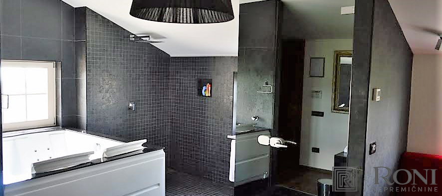 Location: Coastal-Karst, Koper