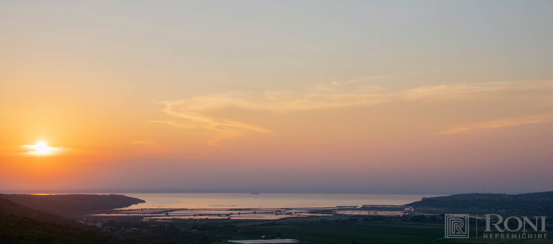 Location: Coastal-Karst, Koper