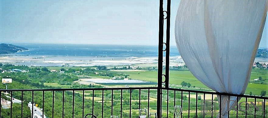 Location: Coastal-Karst, Koper