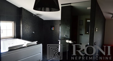 Location: Hrvaška, Istarska županija, Buje