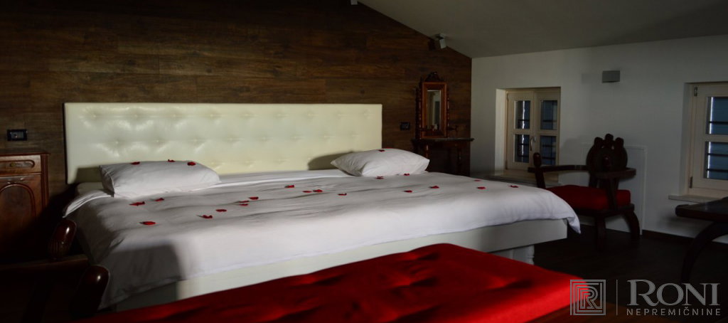 Location: Hrvaška, Istarska županija, Buje