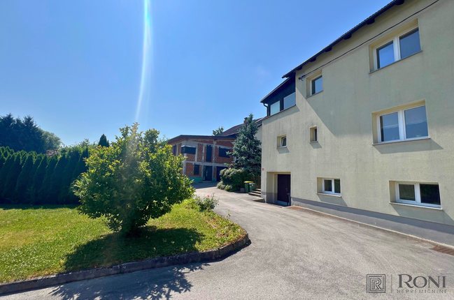 Lokacija: Ljubljana okolica, Grosuplje, Grosuplje