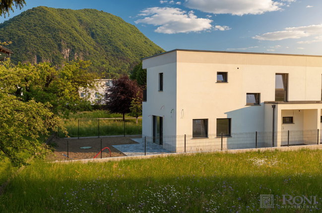 Location: Ljubljana mesto, Šiška, Stanežiče