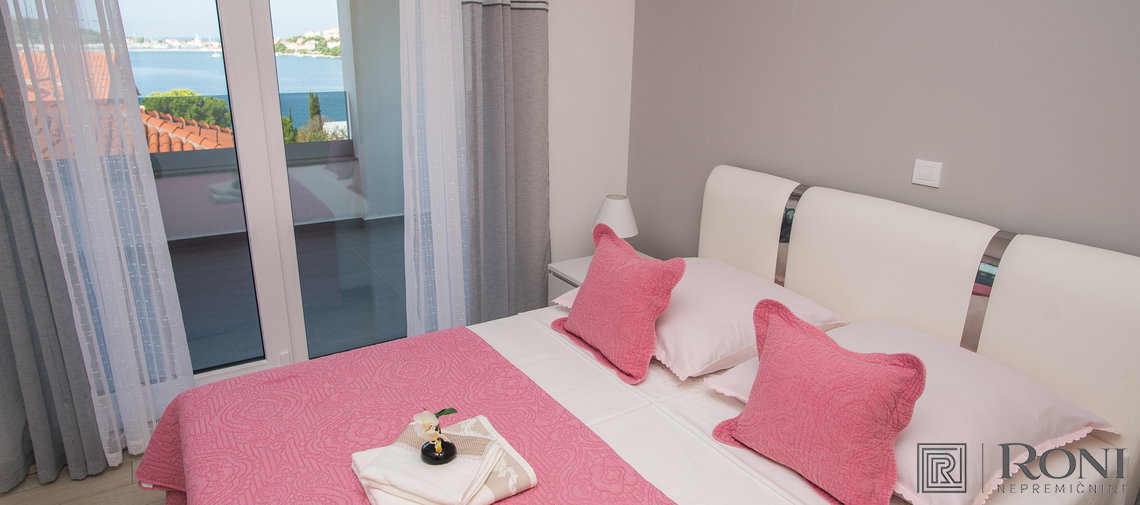 Location: Hrvaška, Šibensko-kninska županija, Rogoznica