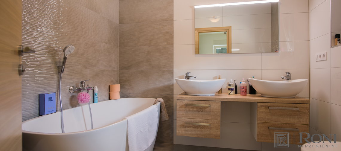 Location: Hrvaška, Šibensko-kninska županija, Rogoznica