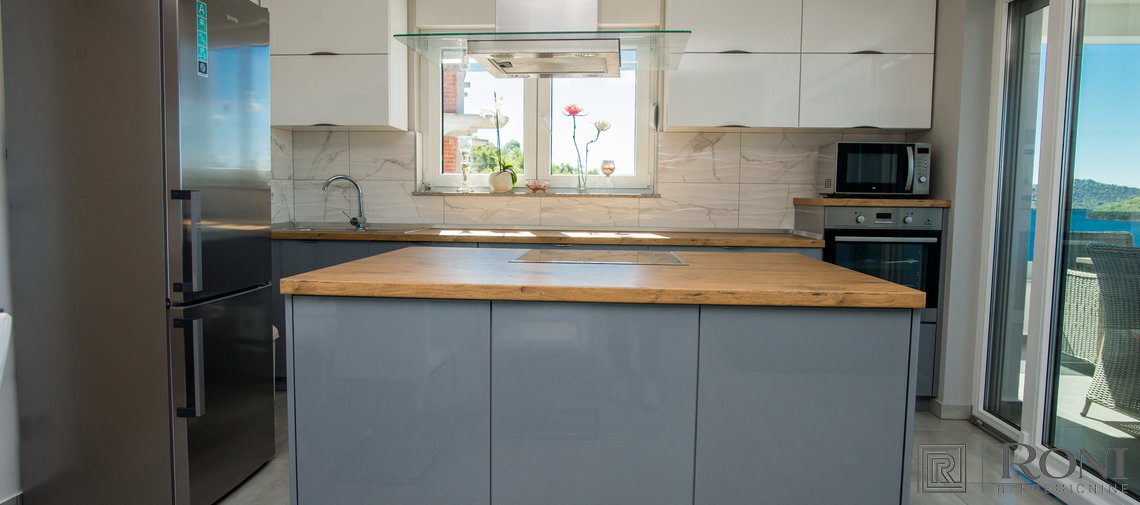 Location: Hrvaška, Šibensko-kninska županija, Rogoznica