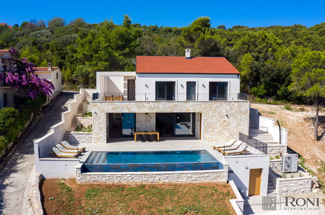 Lokacija: Hrvaška, Zadarska županija, Zadar-okolica, Mali Iž