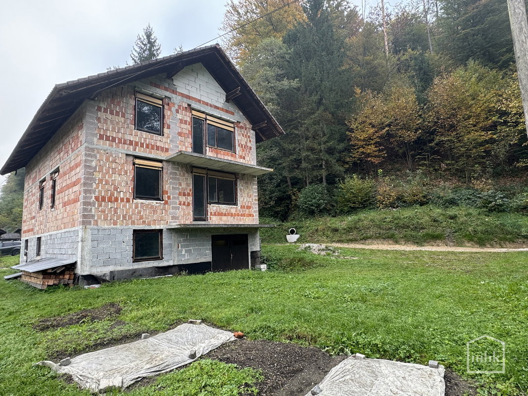 Lokacija: Ljubljana mesto, Moste-Polje, Zalog